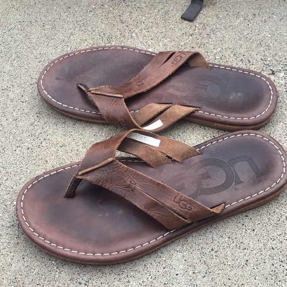 ?UGG Brown Leather Thong Sandal
